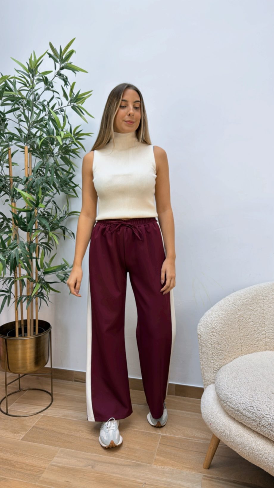 Pantalón Wide Leg Burdeos Raya Lateral