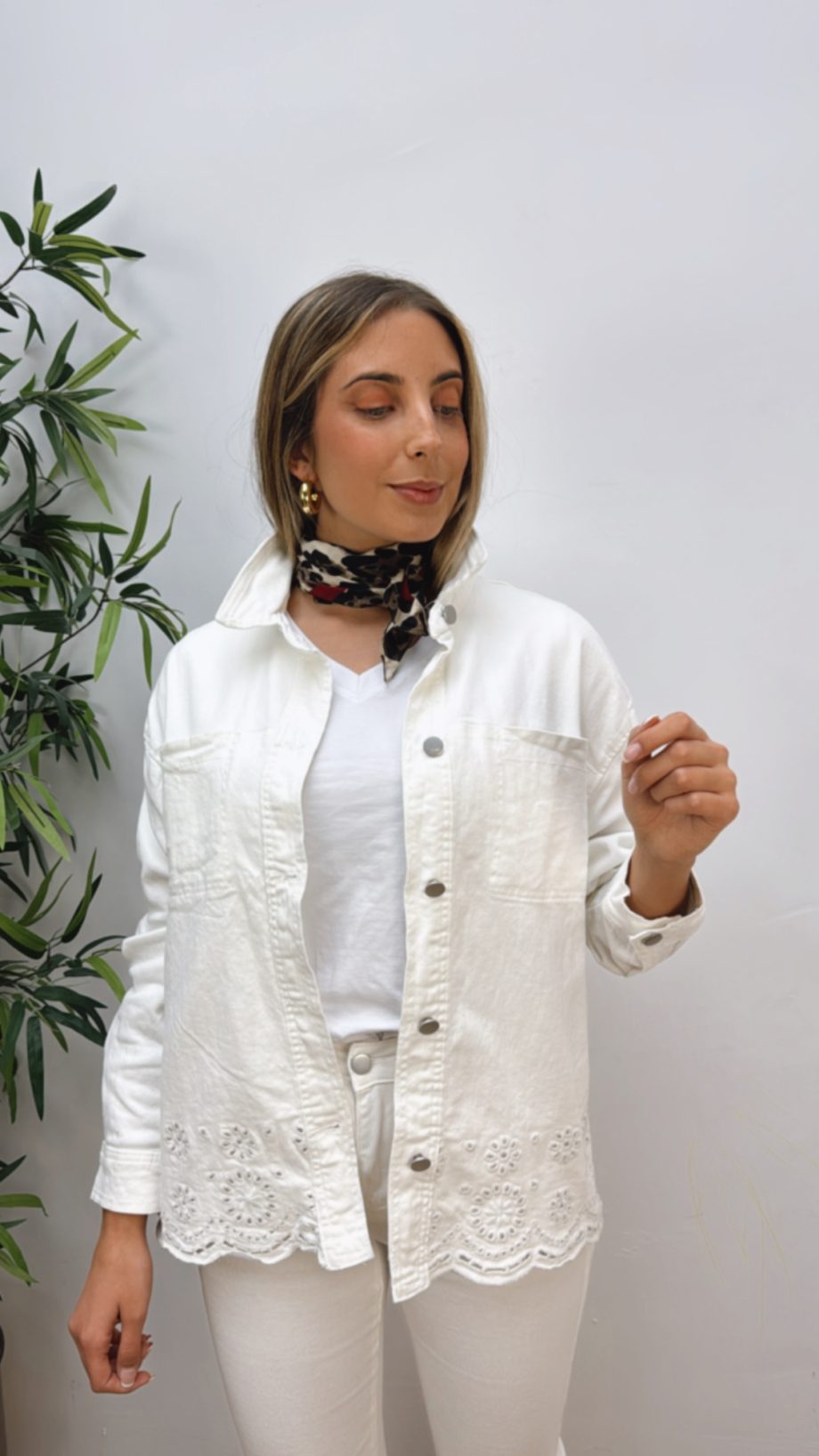 Chaqueta Troquelada Blanco Roto