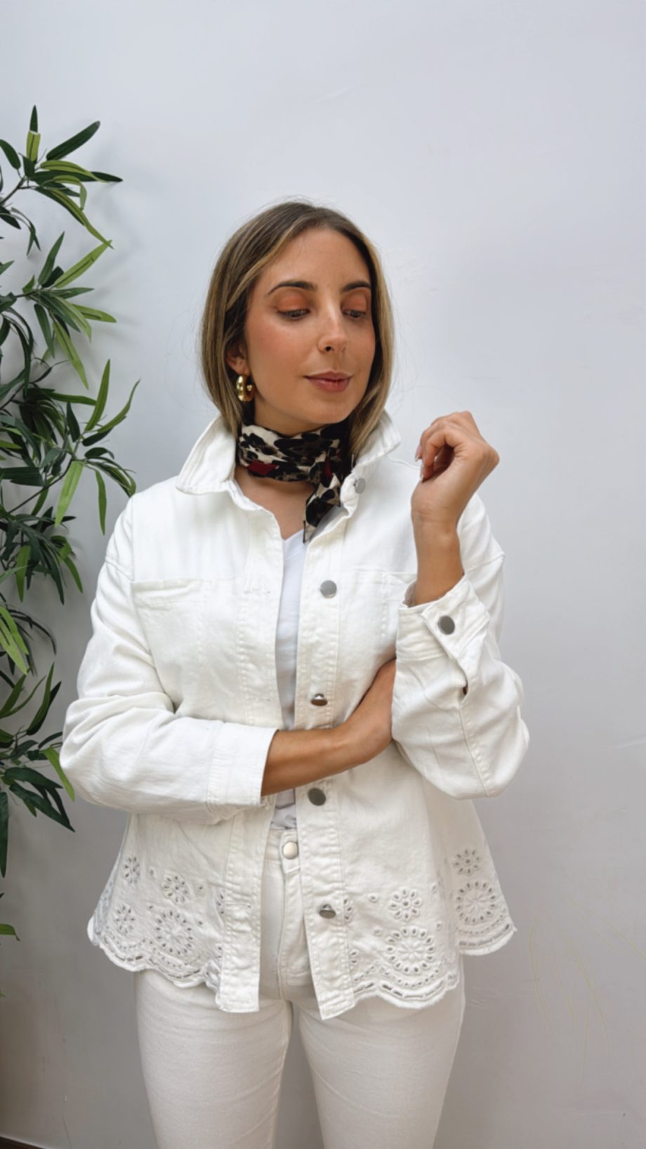 Chaqueta Troquelada Blanco Roto